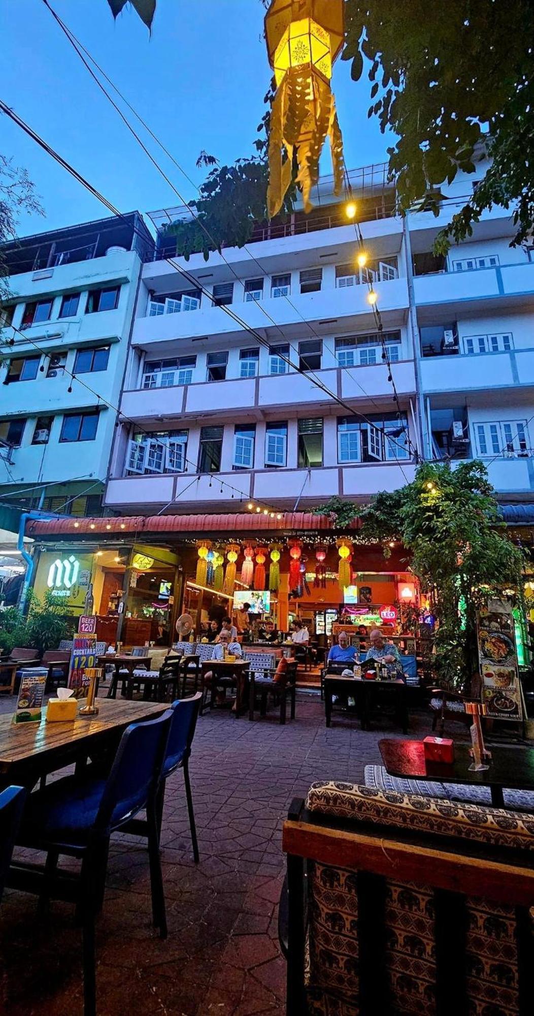 Merry V Guesthouse Bangkok Kültér fotó